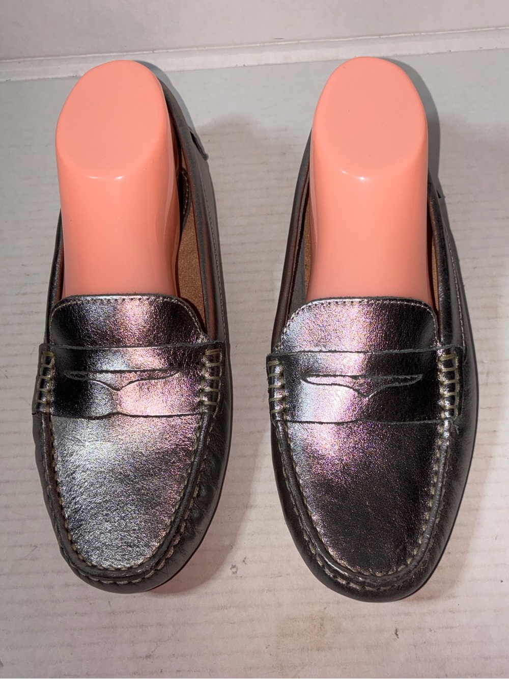 NWOB Eastland Women Shoes Patricia Penny Loafer Driving Moc Silver Leather Sz 8